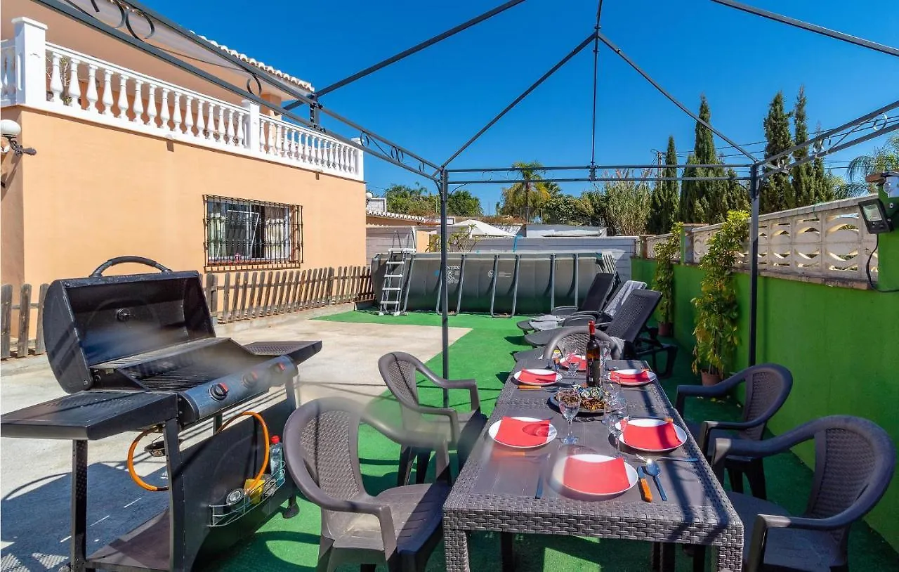 2 Bedroom Cozy Apartment In Benajarafe