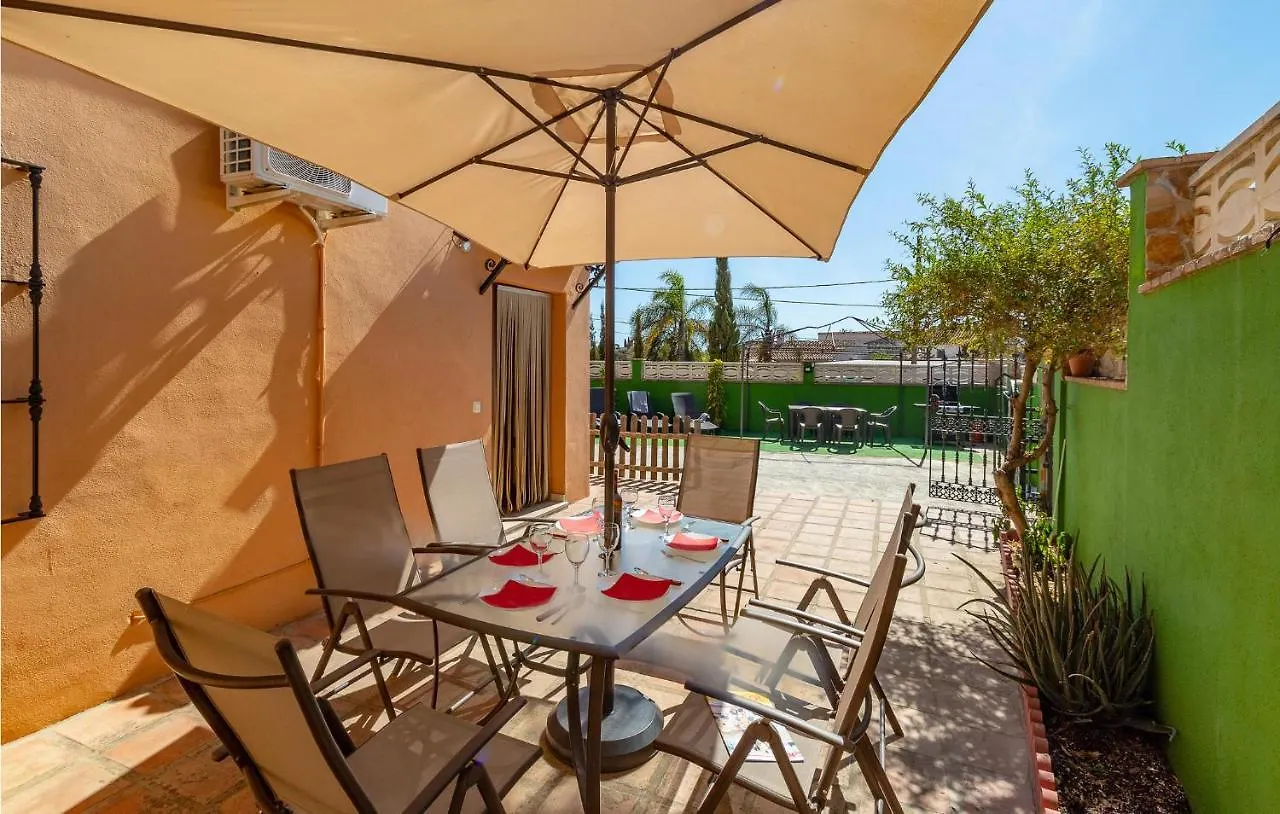 2 Bedroom Cozy Apartment In Benajarafe