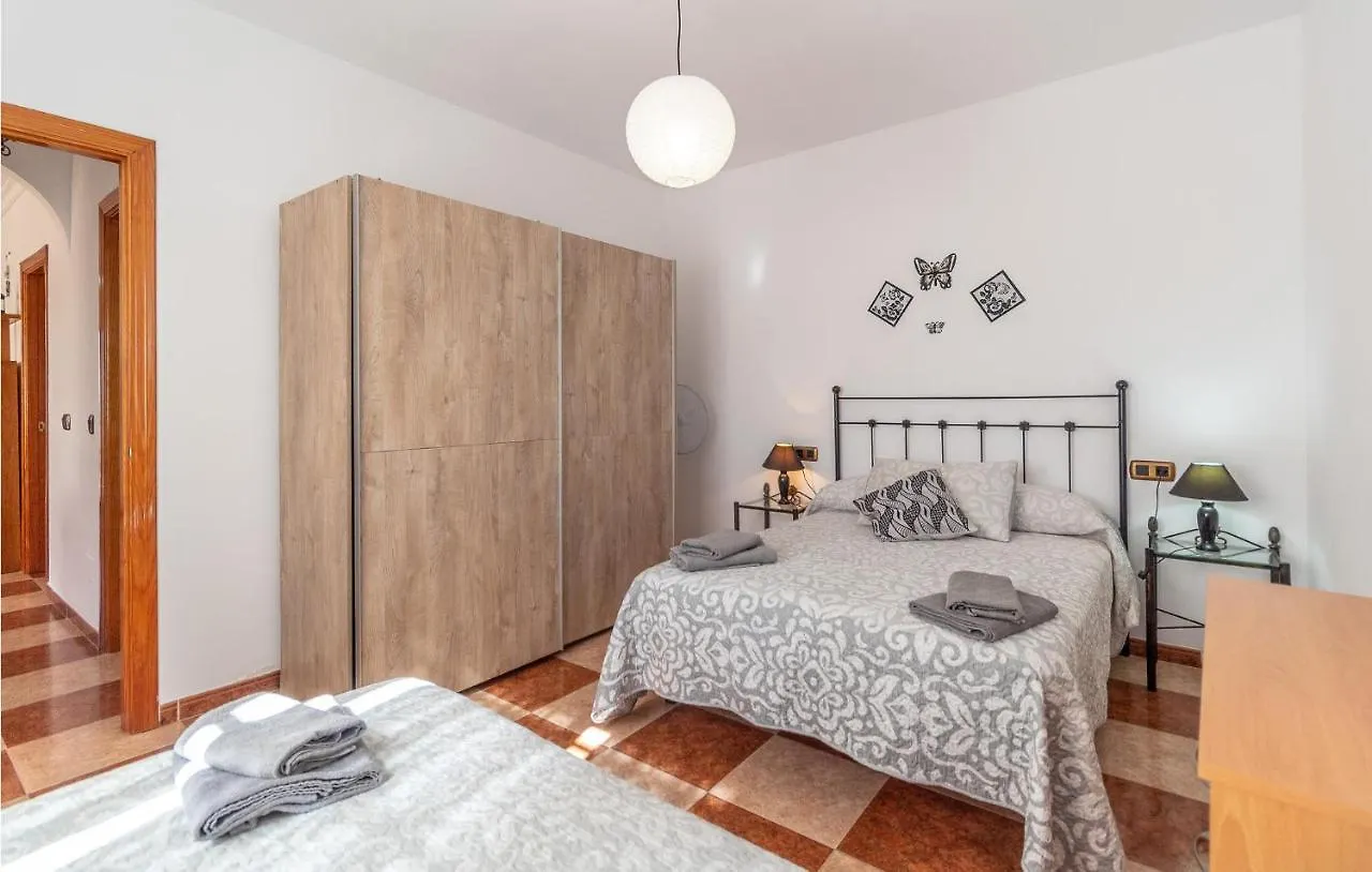 2 Bedroom Cozy Apartment In Benajarafe Spain