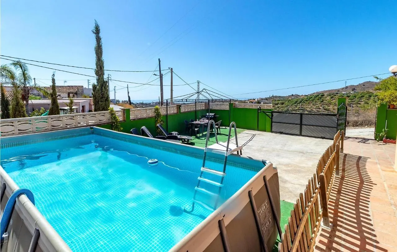 2 Bedroom Cozy Apartment In Benajarafe